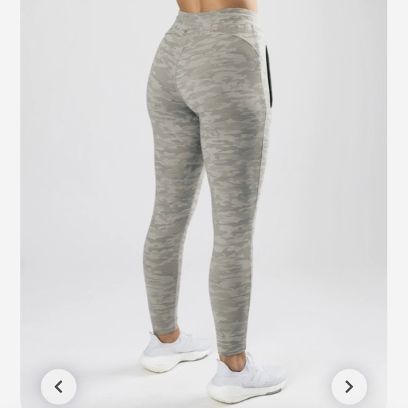 NWT ALPHALETE Washed Core Jogger- Silver Camo- L - Picture 1 of 5